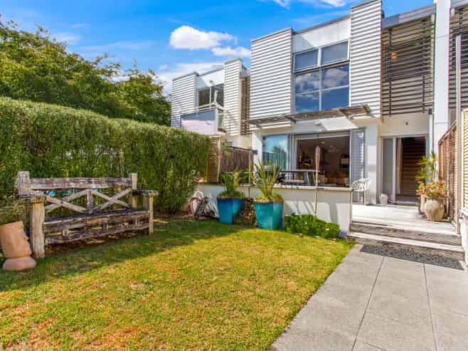16 Willow Camp Road, Takanini