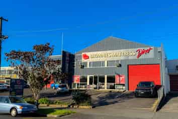 Dual-Site LFR Commercial Opportunity in Morningside