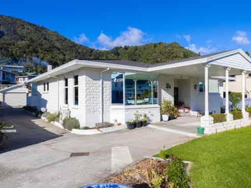 42 Waikawa Road, Picton