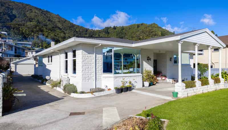 42 Waikawa Road, Picton