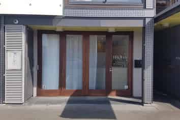 Super little Office or Retail Shop in Tory Street, Petone.