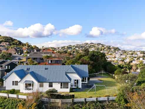 69 Thatcher Crescent, Crofton Downs