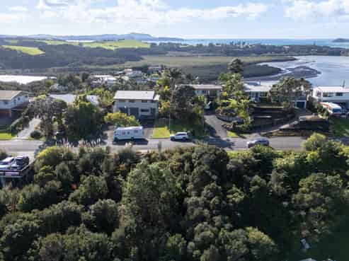 35 Goffe Drive, Haruru, Paihia
