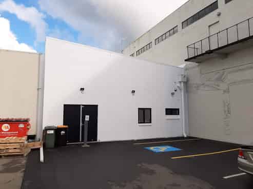 SUPERB LOCATION - INVESTMENT - BUILT 2019