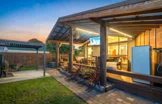 14 Station Road, Takanini