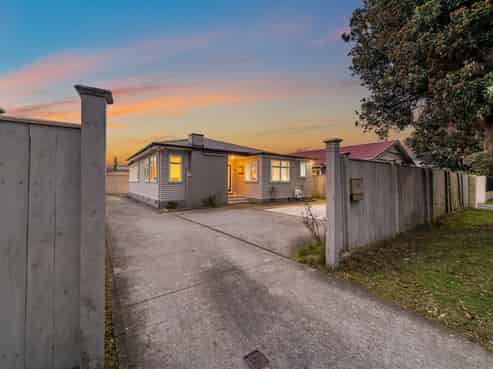 43 Lincoln Avenue, Epuni