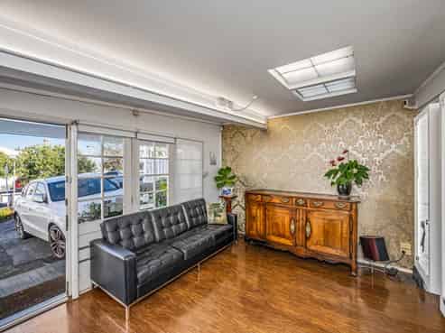 DEVELOPERS, LAND BANKERS, OWNER-OCCUPIERS
