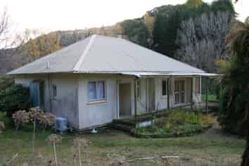 268 Piko Road, Okoki