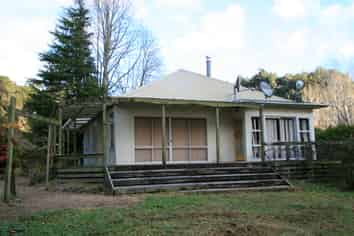 268 Piko Road, Okoki
