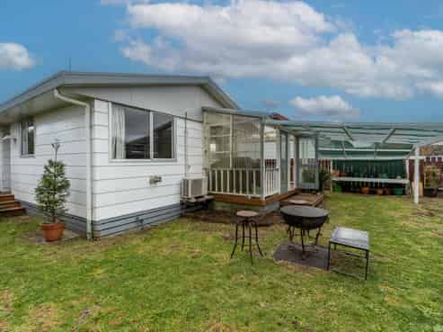 16 Gillett Lane, Enderley