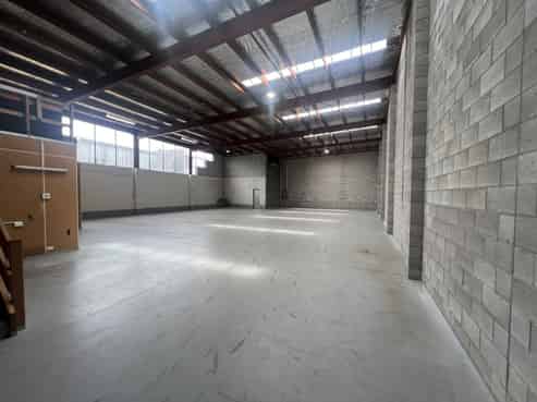 Landlord highly motivated - road-front industrial