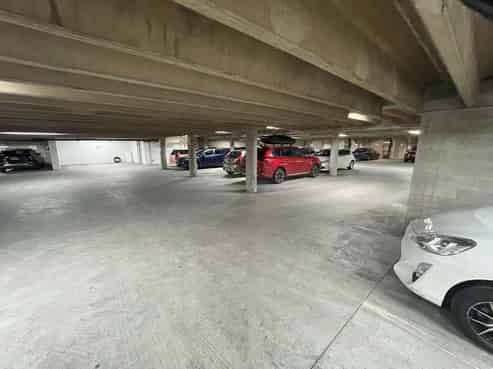 High Profile Showroom with Carparking