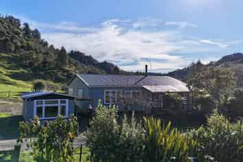 254 Mangaonga Road, Urenui