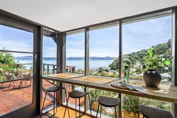 6A Matai Terrace, Eastbourne