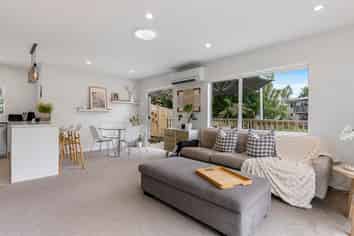 2/58 Botany Road, Botany Downs