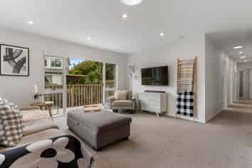 2/58 Botany Road, Botany Downs
