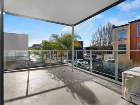 2/9 Vialou Street, Hamilton Central