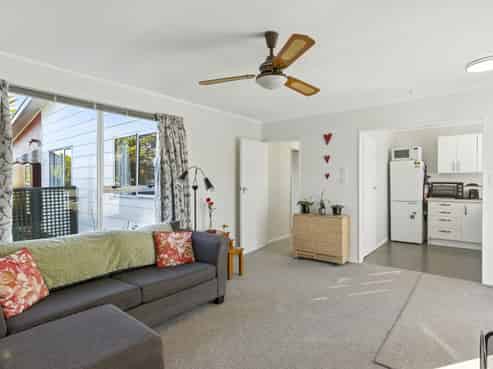 16B Sunshine Avenue, Paraparaumu