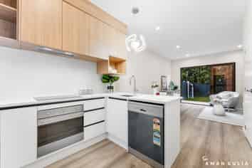 21 Don Oliver Lane, Glen Eden