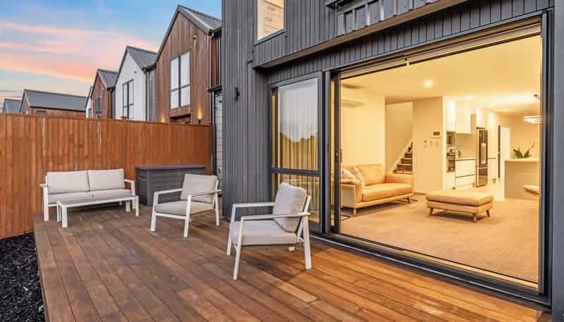 54 Arran Point Parade, Orewa