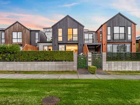 54 Arran Point Parade, Orewa