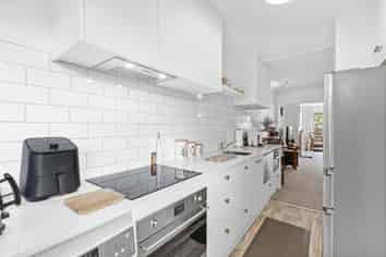 2/36 Office Road, Merivale