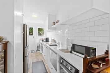 2/36 Office Road, Merivale