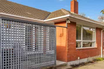 2/36 Office Road, Merivale