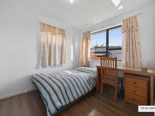  9 Shalimar Place, Clover Park