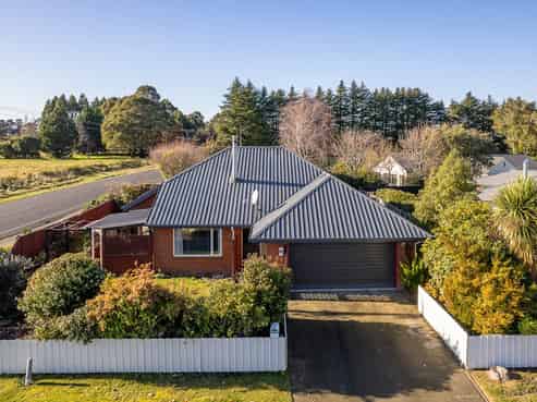 1 Oakden Drive, Darfield