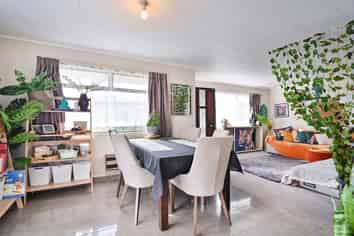 1/1017 Tomoana Road, Mahora