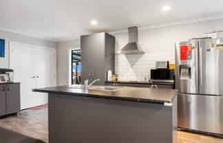 12 and 12A Southview Place, Manurewa