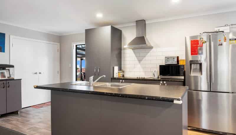 12 and 12A Southview Place, Manurewa