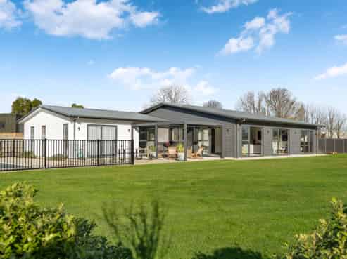 30 + 32 Whatman Avenue, Masterton