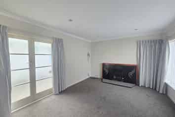 17 Freeling Street, Island Bay