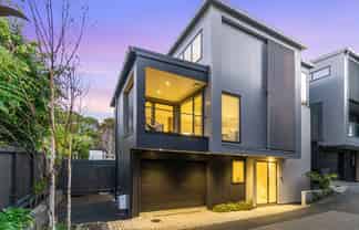 201C Hurstmere Road, Takapuna