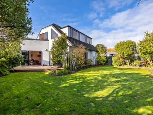 125B Rocking Horse Road, Southshore