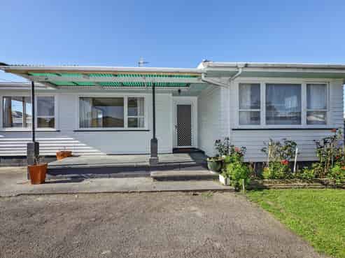 607A Oak Road, Akina