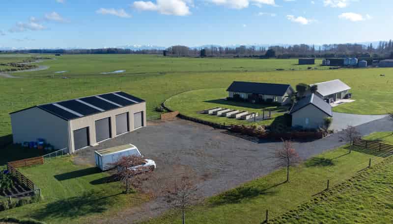 585 Coutts Island Road, Coutts Island