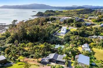 54 Powells Road, Cable Bay