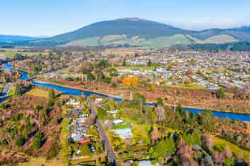 52 Te Herekiekie Street, TURANGI