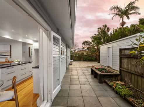 101 Royal Road, Massey