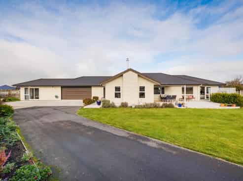 13 Roots Street East, Feilding