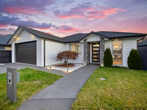8 Sharman Place, Wigram