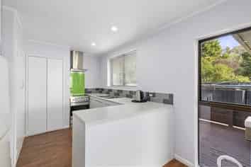 12b Garnet Grove, Birchville