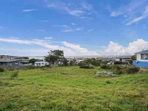 289 Foyle Street, Bluff