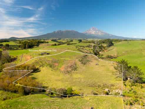 Lot 1/2303 South Road, Okato