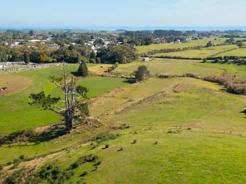 Lot 1/2303 South Road, Okato