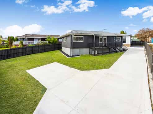 3 Bundena Place, Clendon Park