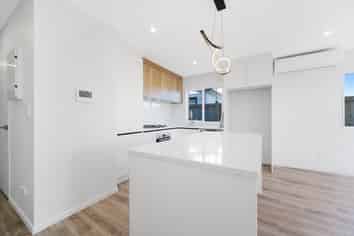 4B Woven Place, Drury